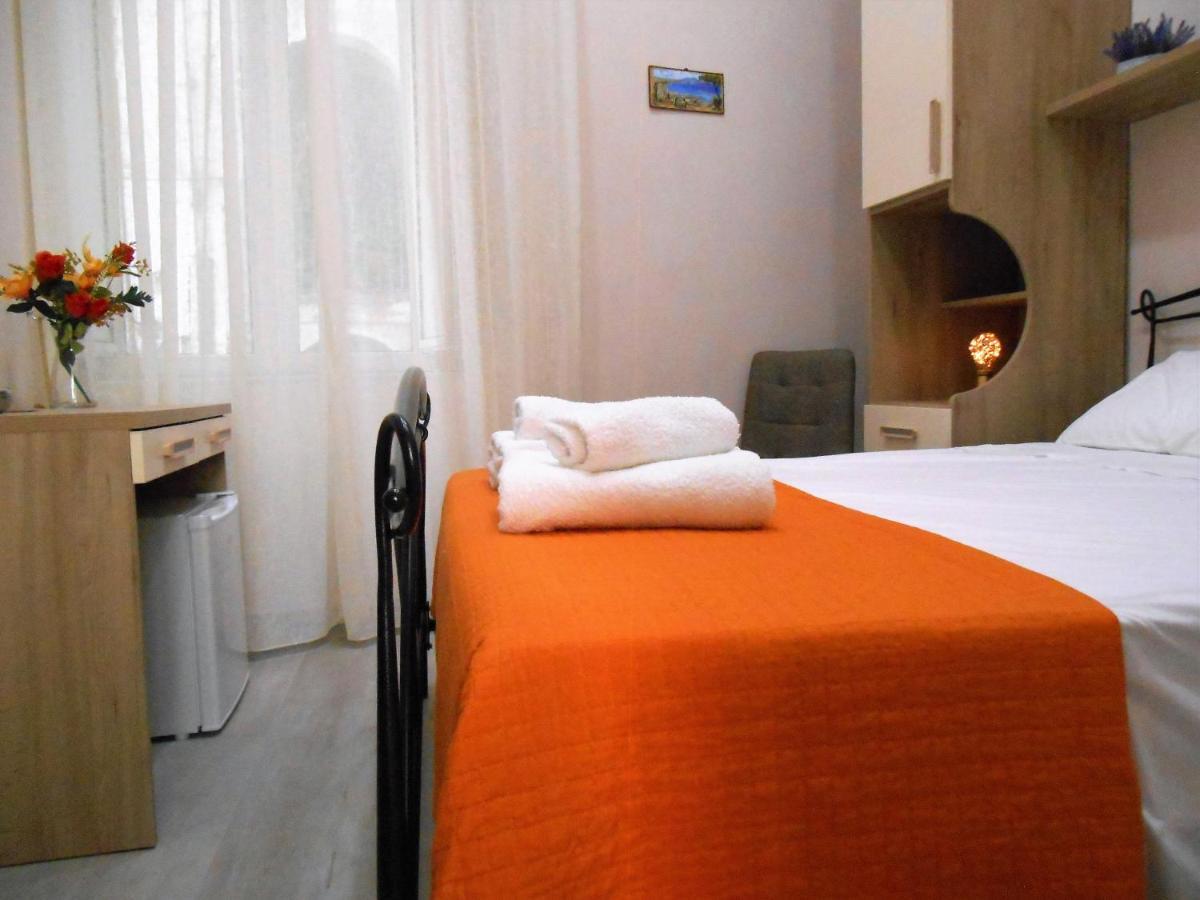 Bed and breakfast Essenza Di Napoli Extérieur photo