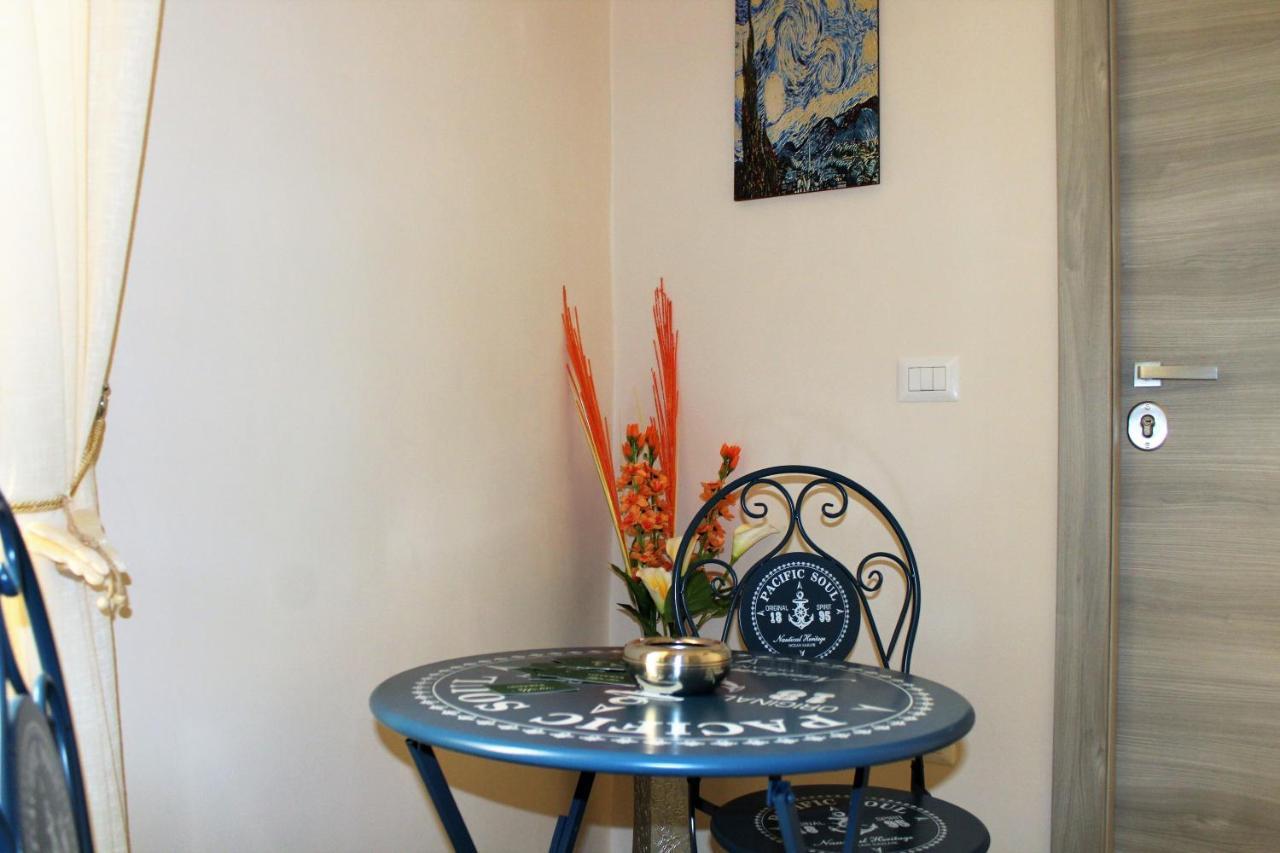 Bed and breakfast Essenza Di Napoli Extérieur photo